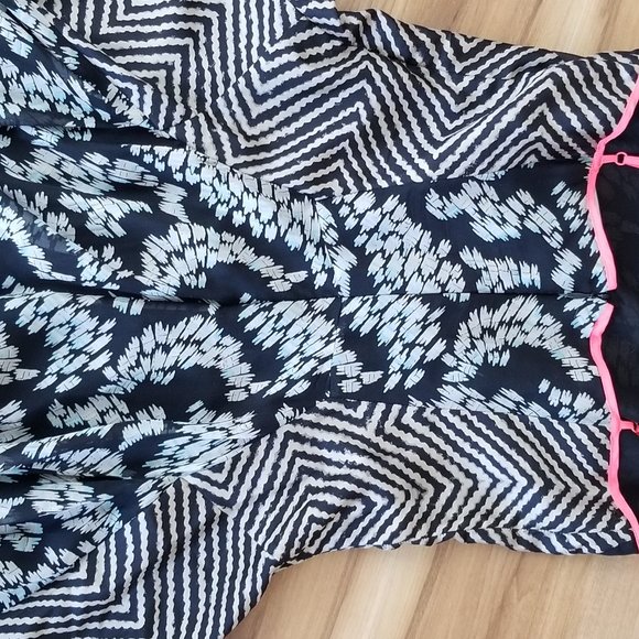 Elizabeth and James Dress - Picture 5 of 6